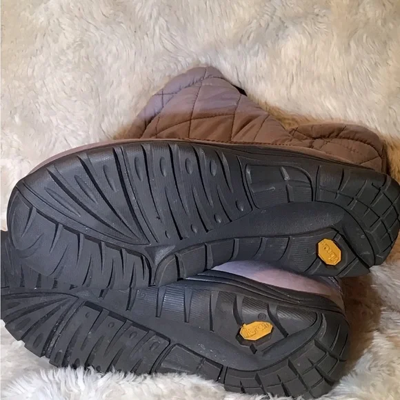 Ugg leather/quilted zip up boots 8 - Picture 6 of 10